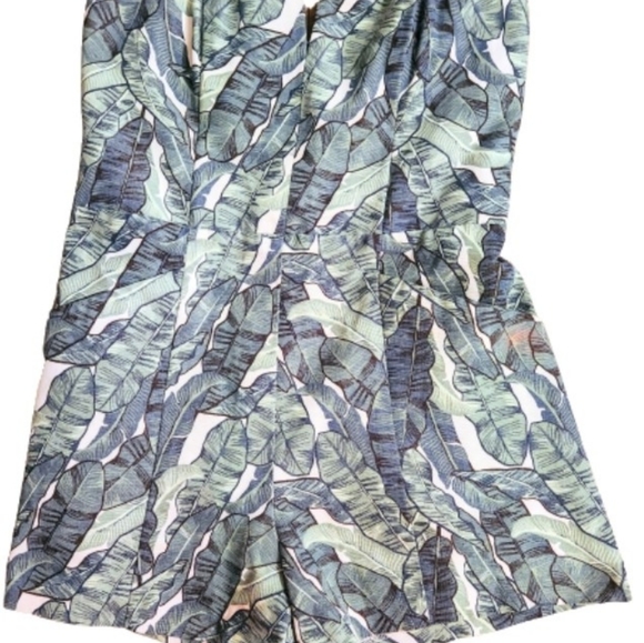 H&M Strapless Tropical Banana Leaf Romper (WITH POCKETS!) - Picture 3 of 8
